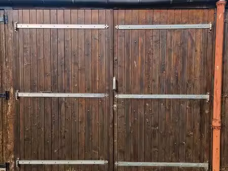 location garage dans cour fermée proche gare et centre ville