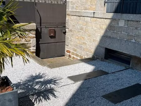 charmant appartement 2 pièces meublés de 57 m2 avec parking privé et sécurisé