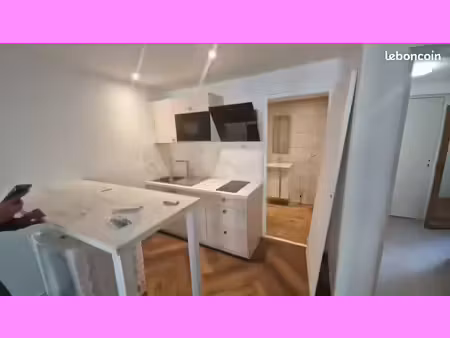 studio 1 pièce 26 m²