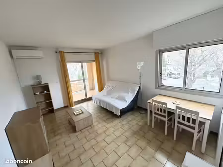 studio 1 pièce 30 m²