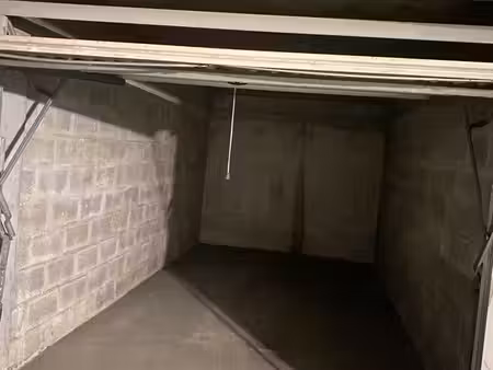box/garage fermé parking sous terrain