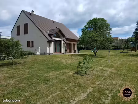 propriété 7 pièces 151 m²