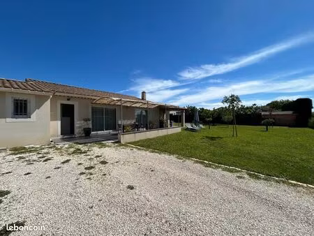 maison meublée 3 chambres – location moyenne durée – cavillargues