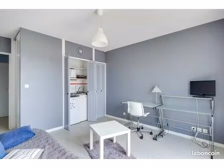 studio 21m2 meublé + balcon + parking privatif