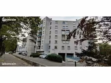 place de parking 17.4 m² - stalingrad/honoré de balzac à grenoble  capuche