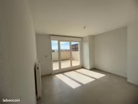p2 avec terrasse et parking