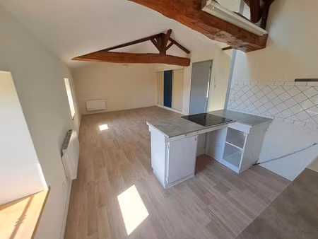 location appartement 2 pièces 50.13 m² à saint-jean-d'angély (17400)  650 €