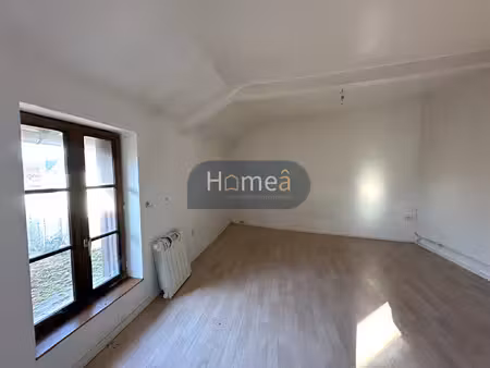appartement en plein centre d'auffay