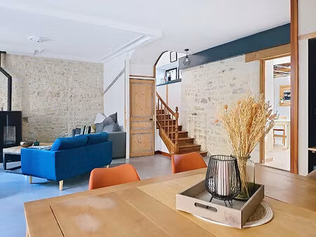 fontenay le comte - 7 pièce(s) - 173 m2  5 chambres  un sde  une sdb  jardin  dépendances 
