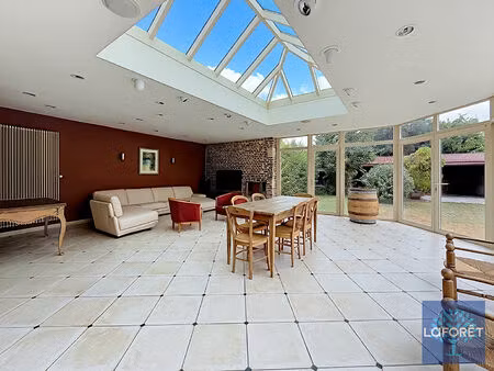 magnifique maison avec stationnements et dépendances à haspres