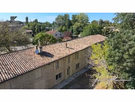 longère en pierre de 219 m² à fort potentiel avec dépendances et jardin – sainte-radegonde