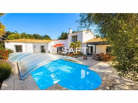 mouilleron-le-captif – belle propriété de 205 m² – piscine – 1 217 m² de terrain paysagé