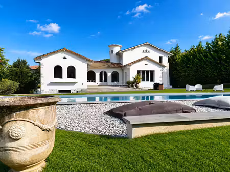 vente demeure de prestige 6 pièces  337.00m²  biarritz