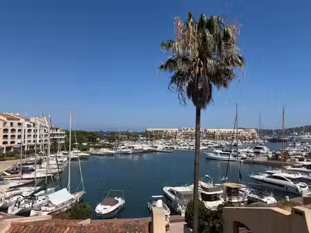 appartement t2 avec vue sur le port – port cogolin – résidence la castadelle ii