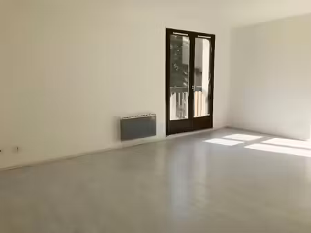 location meublée appartement 2 pièces 48.79 m² à manosque (04100)  675 €