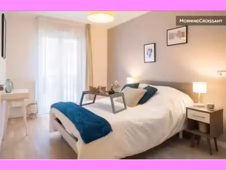 location meublée appartement 2 pièces 45 m² à puteaux (92800)  2 360 €