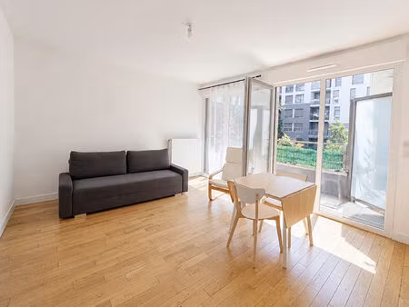 studio meublé avec balcon dans résidence de standing