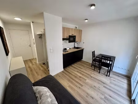 nice riquier – studio meublé entièrement rénové avec balcon et climatisation