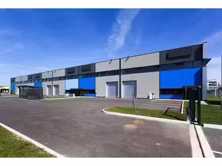location local d’activités corbas 69960 651m²