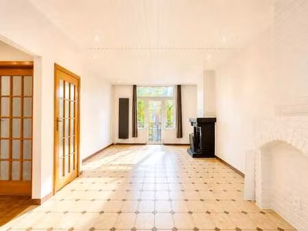 idéal pour coloc ! 5 grandes chambres - 3 sdb + garage
