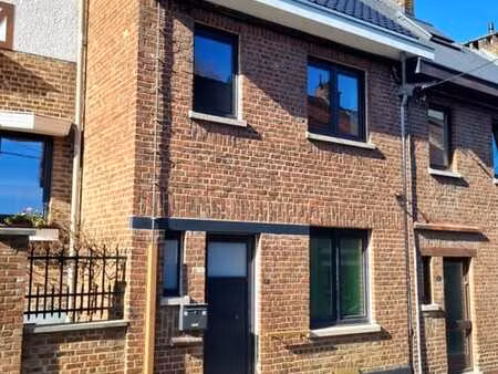 genval – maison entièrement rénovée 3 chambres – peb a