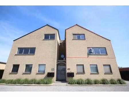 zeer ruim duplexappartement met 3 slaapkamers in een groe...