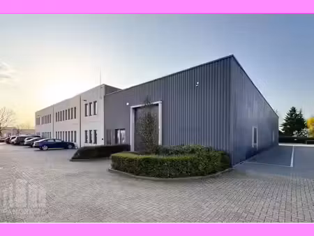 pme – unité avec 250 m² d’entrepôt et 60 m² de bureaux am...