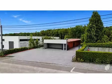 parking/garage/box