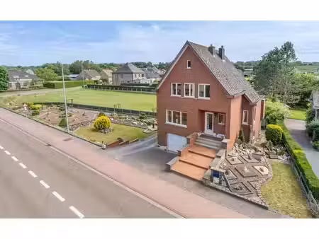te renoveren woning met 3 slaapkamers (en afgewerkte zold...