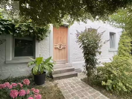 charmante en authentieke halfopen woning met drie slaapka...
