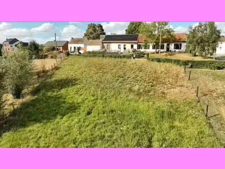 superbe terrain à bâtir au calme