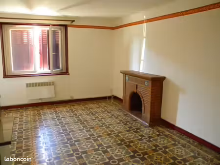 studio rdc 30 m² avec cour privée libre 340 + charges narbonne