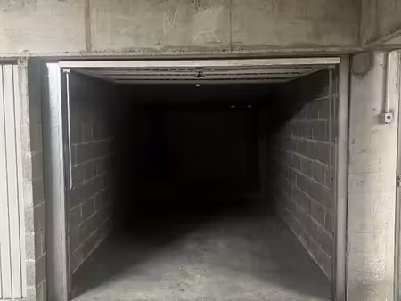 garage fermé sous-sol neudorf