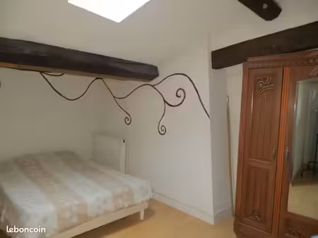 chambre meublée chez l’habitant - 15 m² – hébergement dans maison de ville - centre ville