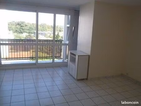 f1 de 30 m2 à 450 eau et chauffage compris