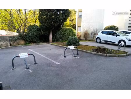 places de parking résidence sécurisée