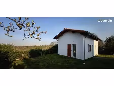 maison meublée neuve avec jardin à hasparren (limite mouguerre)