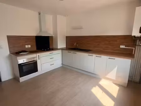 maison à louer 90 m²  3 chambres + jardin. nevers quartier montôts