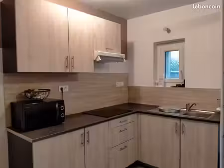 a louer appartement t2 centre montval avec cour