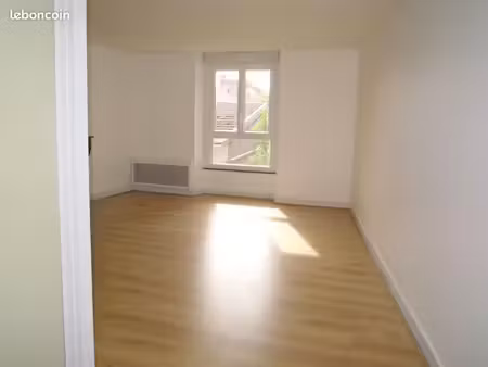 bourbonne-les-bains centre : studio 27m² non meublé