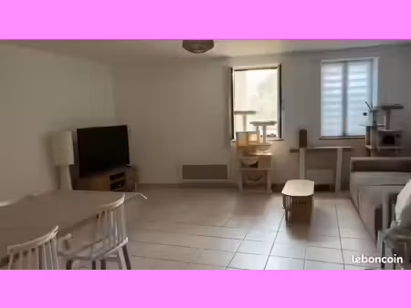 centre-ville lezay – appartement t3 duplex – 2 chambres – 85 m² -460