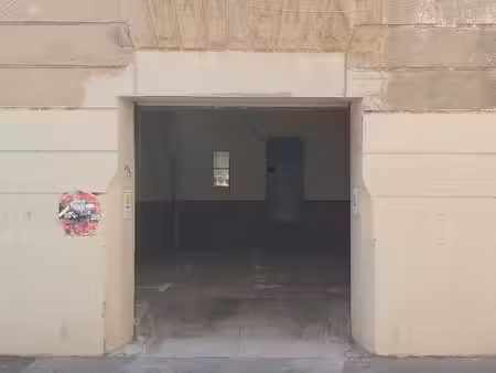 location parking moto / scooter - la plaine