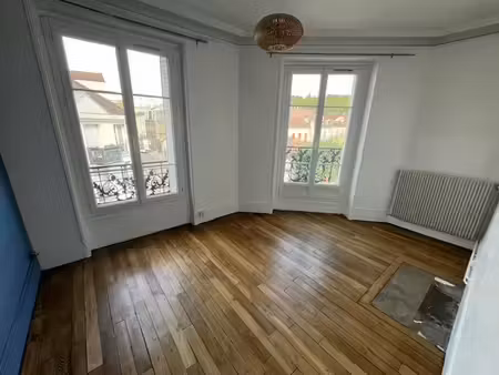 a vendre: charmant 3 pièces - proche métro ligne 5