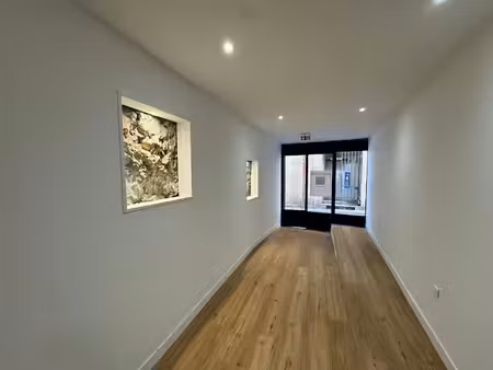 location locaux professionnels 3 pièces 100 m² à aix-en-provence (13090)  5 000 €