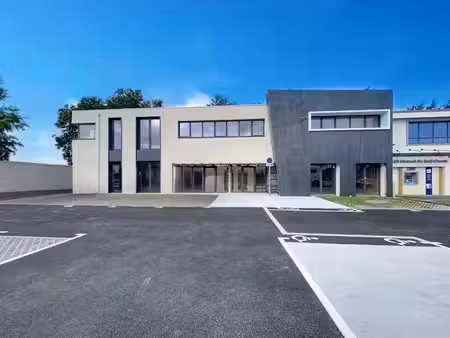 location locaux professionnels 59 m² à saint-jean-d'illac (33127)  1 050 €