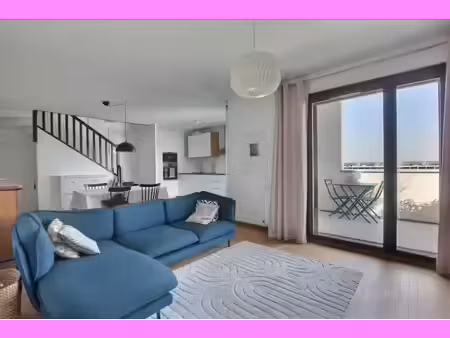 duplex face au canal 4 pièces de 88 m2