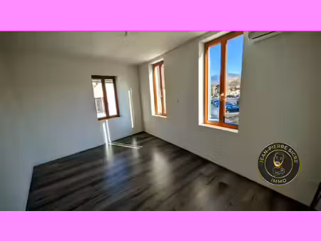 martres coeur hsitorique local commercial 60 m2 avec bureaux
