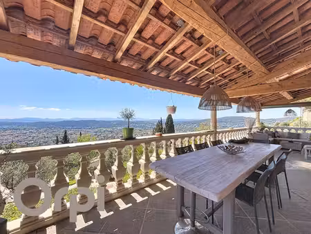 maison de charme avec vue dominante  studio indépendant  piscine et garage