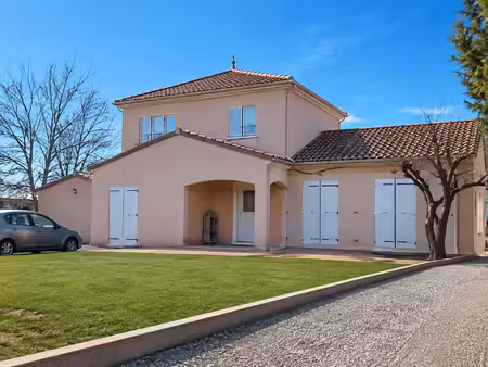 saint-sauveur – élégante maison familiale de 151 m² sur un terrain de 1 600 m²
