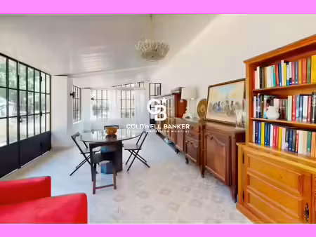 maison de charme de plain-pied au cœur d'un parc d'oliviers de 5 030 m²